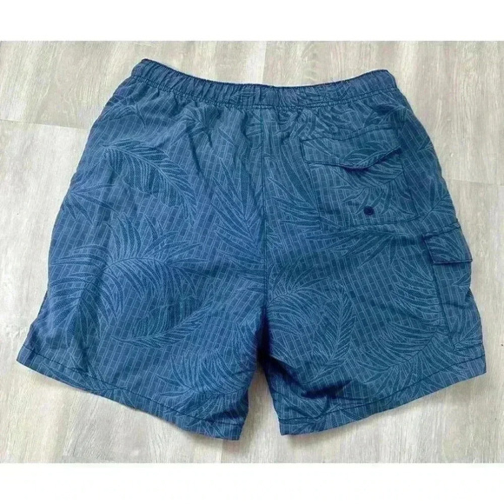 Tommy Bahama Men's Blue‎ Shorts - Picture 2 of 3